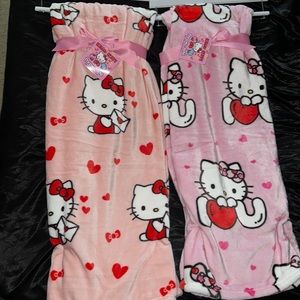 BNWT HELLO KITTY BLANKET BUNDLE